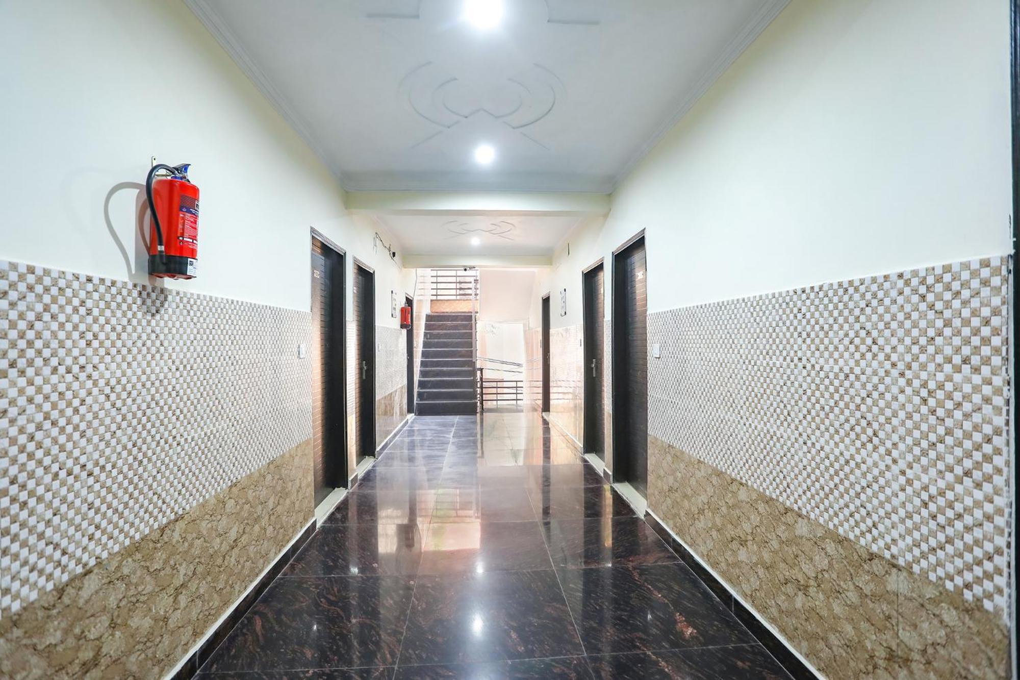 Fabexpress Asp Royal Residency Inn- Janakpuri Delhi  Dış mekan fotoğraf
